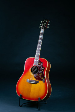 1969 GIBSON HUMMINGBIRD