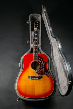 1969 GIBSON HUMMINGBIRD