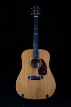 1967 Martin D18