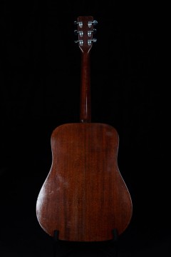 1967 Martin D18