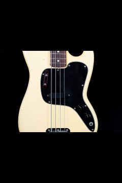 1976 FENDER Musicmaster Bass