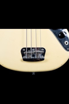 1976 FENDER Musicmaster Bass